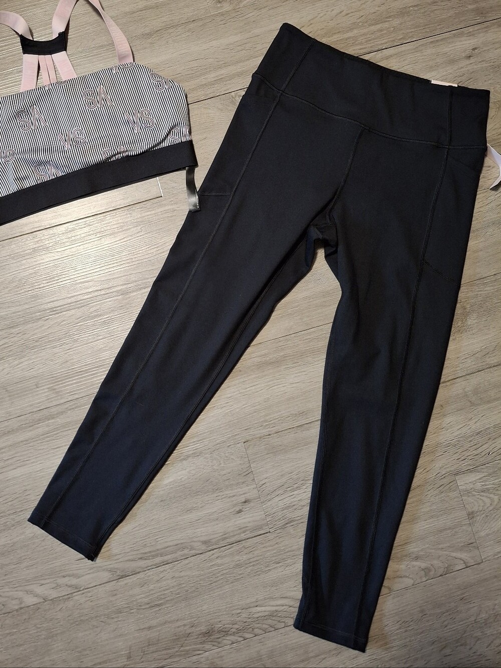 Nwt Victoria Secret Incredible Essentials Leggings  Sz 10